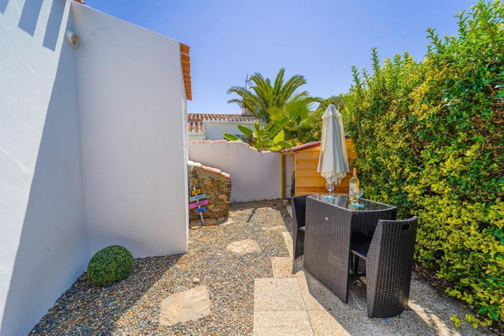 L'Ile D'Yeu, Vos Prochaines Vacances - Velos Inclus Port-Joinville Exterior photo